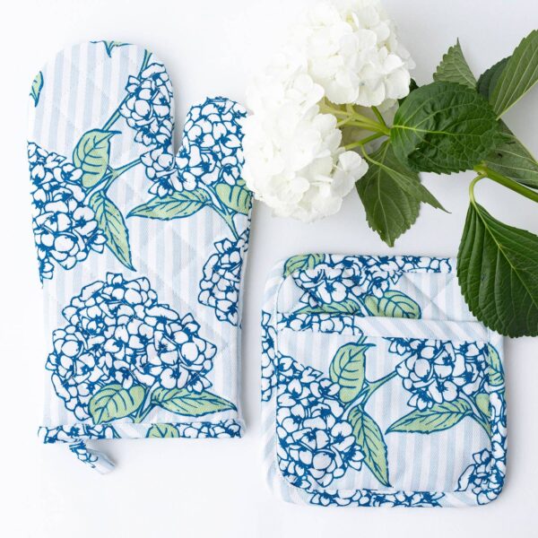 8 Oak Lane - Hydrangea Stem Oven Mitt Set