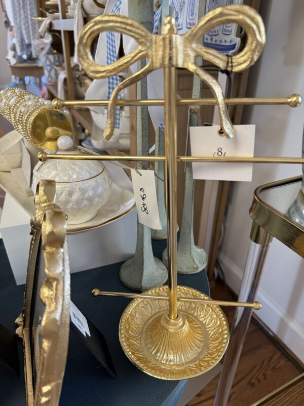 8 Oak Lane Bow Jewelry Stand